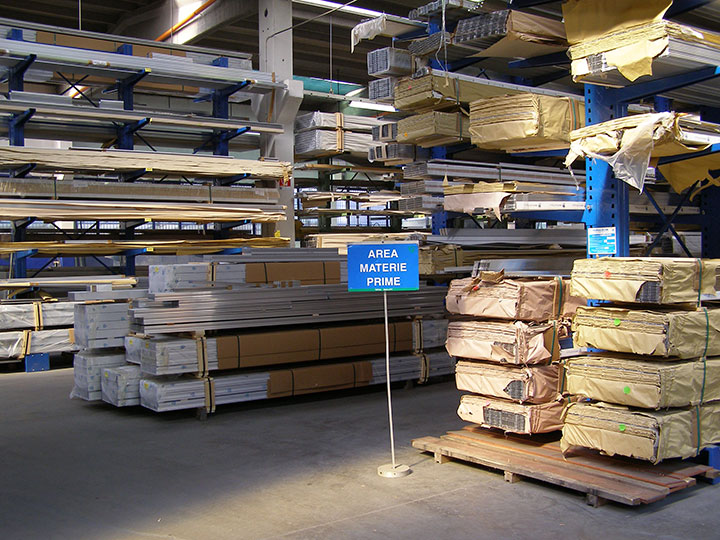Extruded profiles warehouse