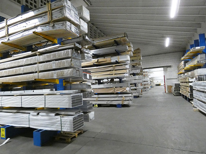 Extruded profiles warehouse